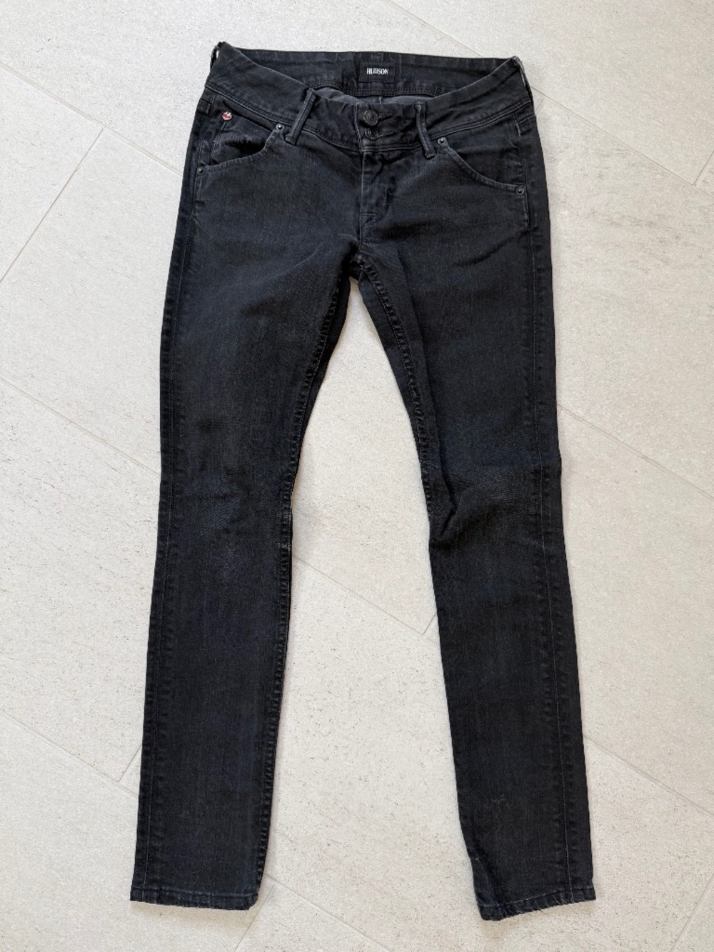 HUDSON MID-RISE BLACK JEANS SIZE 24